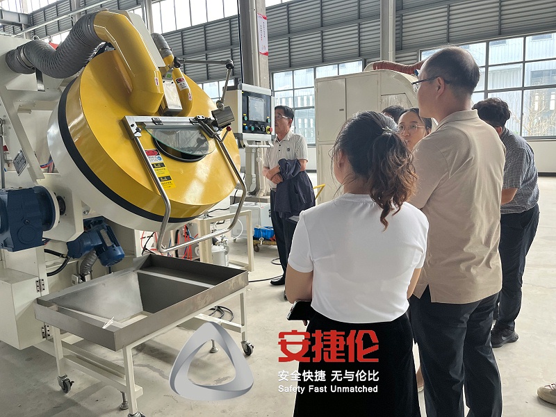 韓國(guó)客戶(hù)參觀滾噴機(jī)2