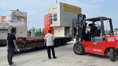 縮徑機(jī)、滾膠機(jī)、噴膠機(jī)發(fā)往河南汽車橡膠減震客戶