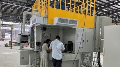 印度威巴克驗(yàn)收ZP36型自動噴膠機(jī)--汽車橡膠減震客戶
