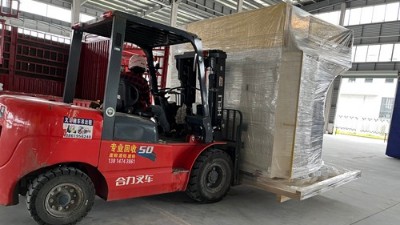 【噴膠機發(fā)貨】自動噴膠機PZ40發(fā)重慶汽車零部件供應(yīng)商